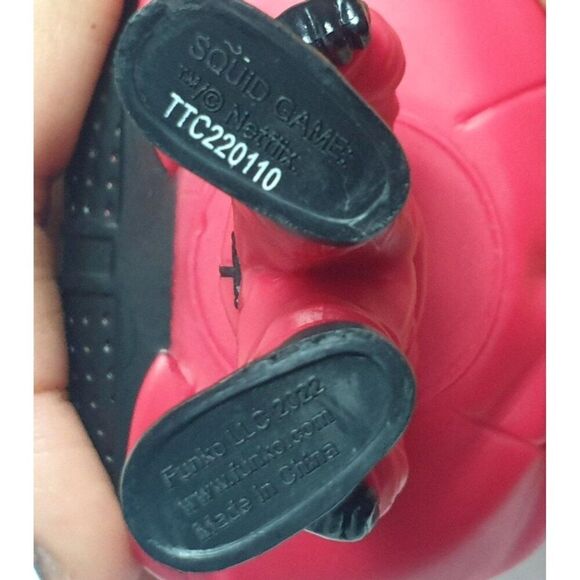 Funko Pop Squid Game Masked Worker #1226 4" Vinyl Figure Collectible Toy - Picture 7 of 7